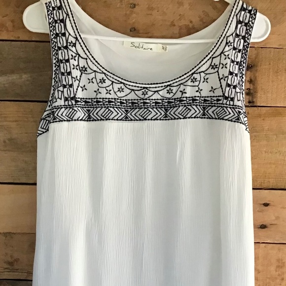 Solitaire Dress M White Sleeveless Tunic Tank Sundress Gauzy Blue Embroidery - Picture 1 of 9